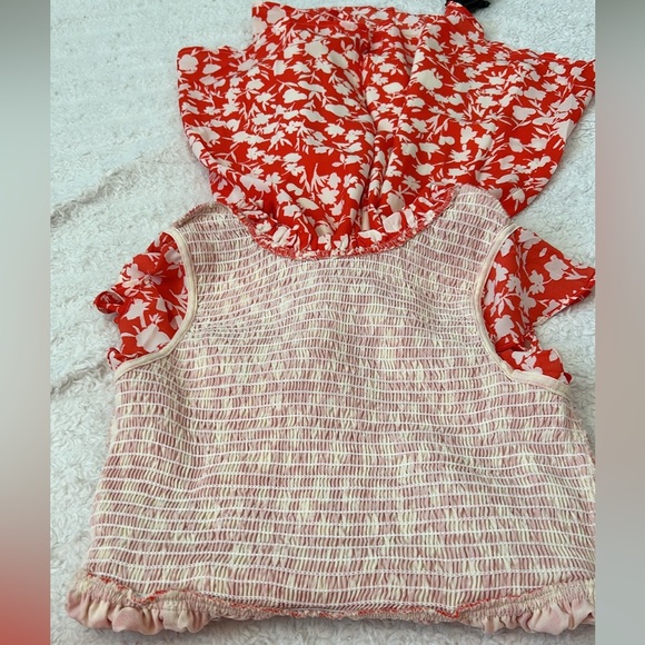 NWT Smocked Dress with side slit in beautiful floral pattern. - Picture 8 of 8